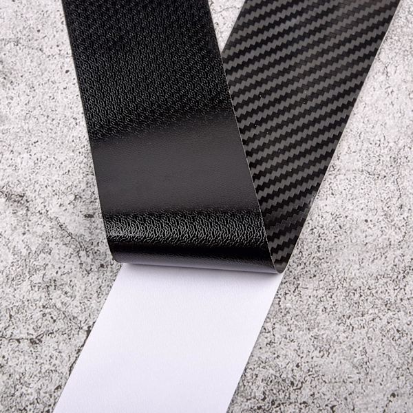 Karbonfiber Vinyl Wrap Strips Svart Karbonfiber Beskyttende Film Bil Dør med Luftutløser Kantbeskyttelse Anti-ripe Klistremerke for Interiør/Eksteriør Bil