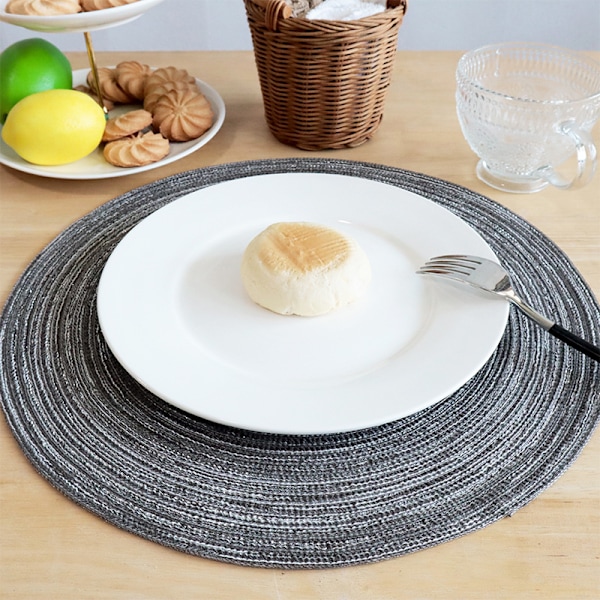 Punainen, 38 cm:n liukumaton ja tyylikäs ruoanlaittoon ja leivontaan, skandinaavisen tyylin pyöreä eristysmatto kodin ruokapöytään, gourmet-tausta, keinotekoinen cotto