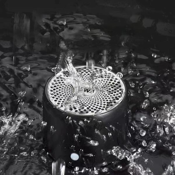 Trådlös mini Bluetooth-högtalare med anpassad basradiator. Vattentät liten och högljudd bärbar högtalare för bil, cykel, utomhus, dusch (svart)