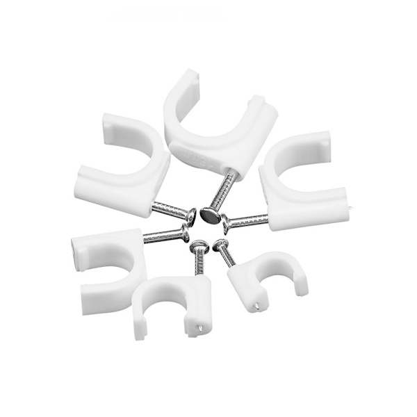Flat kabelklemme hvit 100 stk egnet for Ethernet kabelklemme til vegg med stålstift 10mm