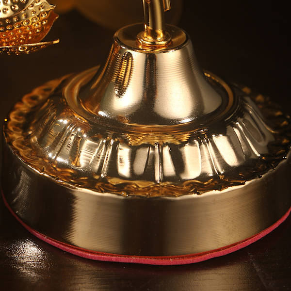 Høy glasslegering lotus ghee lampeholder forsyninger ornamenter tilbud bordlampeholder lotuslampe lampeholder