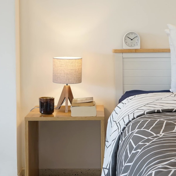 Sengsidelampe, Tripod Bordlampe, Træ med Linned Stofskærm, Lille Natbordlampe til Børneværelse, Soveværelse, Børneværelse, Sidebord, Læsning