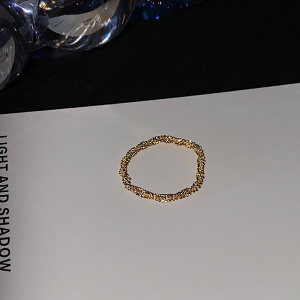 Set med 2 glänsande guldringar (storlek 7+8) Enkelt stil mångsidig dekoration Små pekfinger ringar Kostymsmycken för kvinnor