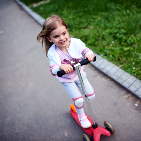 Sportskyddsutrustning skridskoskydd 6 delar justerbara knäskydd för barn armbågsskydd set för cykelrullskridskor