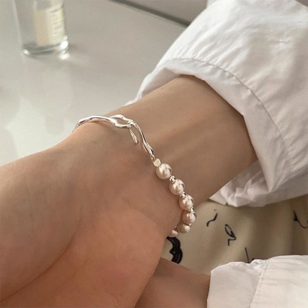 Designad pärlhalvarmband armband för kvinnor med enkelt temperament och mångsidig high-end ins smycken
