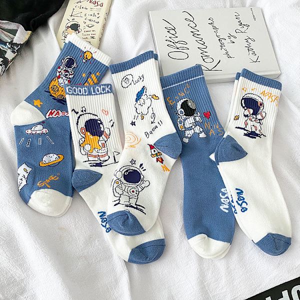 5 paria unisex-sarjakuva-astronauttisuunnittelua keskipitkät sukat