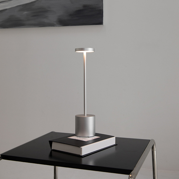 Trådlösa bordslampor, uppladdningsbar LED-skrivbordslampa med fjärrkontroll, 3 färglägen, moderna batteridrivna lampor för sovrum, studierum, matsal