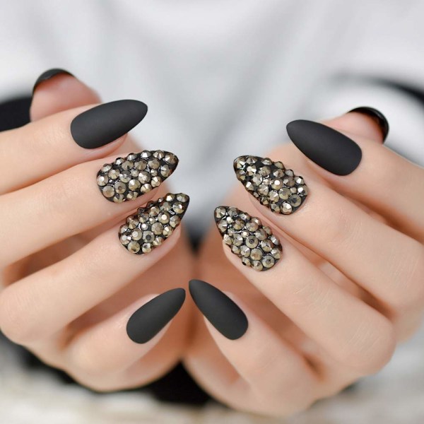 Stiletto Matte Black Falske Negler Tilpasset Shimmer Shiny Rhinestones Dekorasjon Spisse Skarpe Fingernegler Kunstige Falske Negler 24 stk