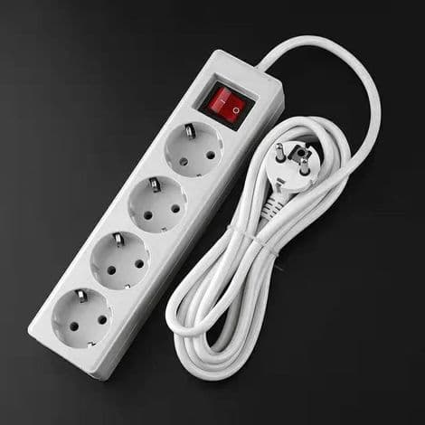 EU-strømskinnekonverter – Adapter med afbryder, hvid firehulsstik, 2-meter strømkabel