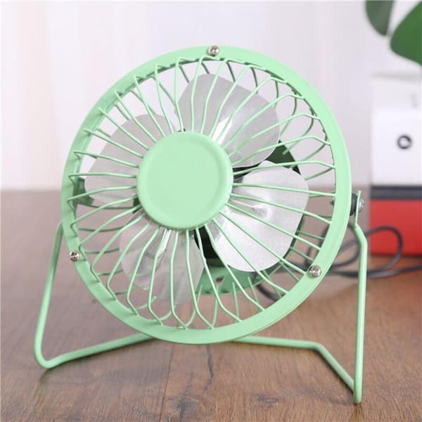 4-tommer USB-bordventilator. Mini grøn metalventilator. Personlig ventilator til frisk luft og cirkulation.
