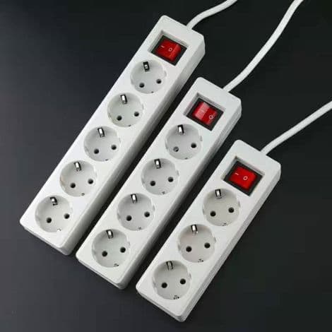 EU-strømskinnekonverter – Adapter med afbryder, hvid firehulsstik, 2-meter strømkabel