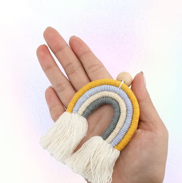 1 st Macrame Rainbow Bil Charm med Träpärlor för Hemvägg Bil Dekoration yellow