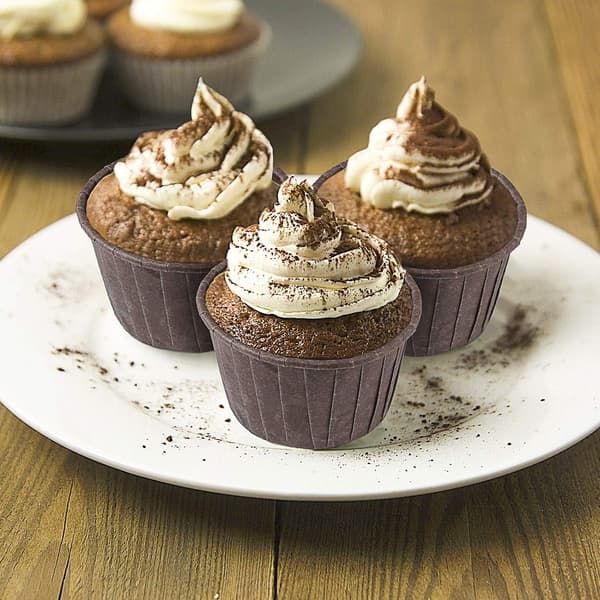 100 stk. standard oljetette bakepapirformer for muffins og cupcakes (brun)