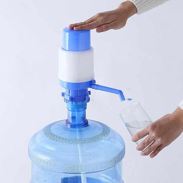 Handpump för dricksvattenflaskor
