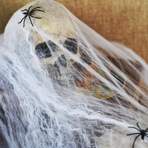 Skummel Edderkopp Halloween-dekorasjon Spindelvev med 30 Edderkopper
