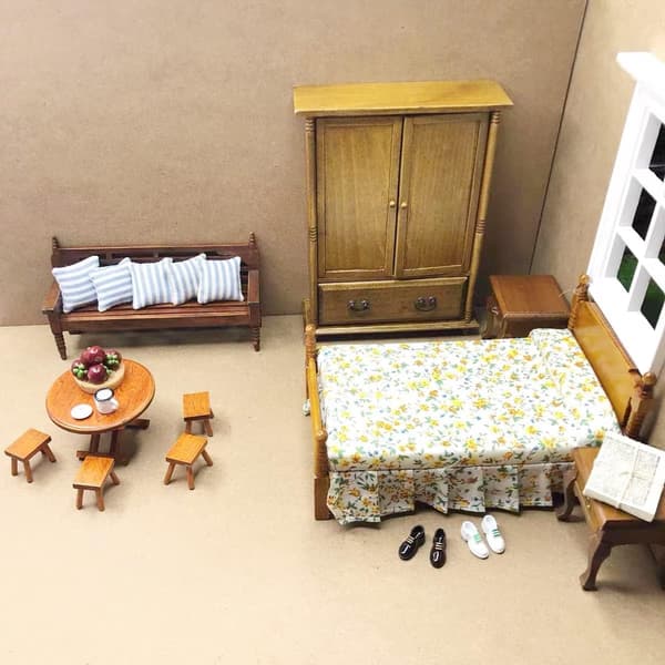 1:12 Miniatyr Benk Sofa Tre Lenestol med Puter Mini Hus Møbler Tilbehør