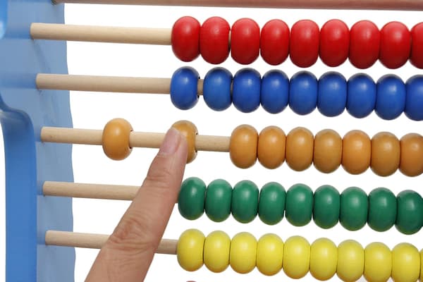 Abacus i tre, klassisk matematisk pedagogisk telleleke med 100 perler
