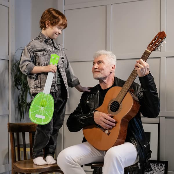 4 st Mini Ukulele Söta Fruktform Små Gitarr Musikinstrument för Barn Barn (Slumpmässig Stil)