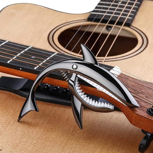 1 st Shark Capo Lättviktslegering Snabbväxling Med Förvaringsväska för Gitarrer, Ukulele, Banjo（svart） black