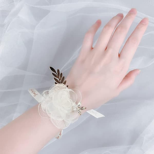 2 st elastiska vita pärlar handledsblommor silke bröllop handledsblommor armband blommor