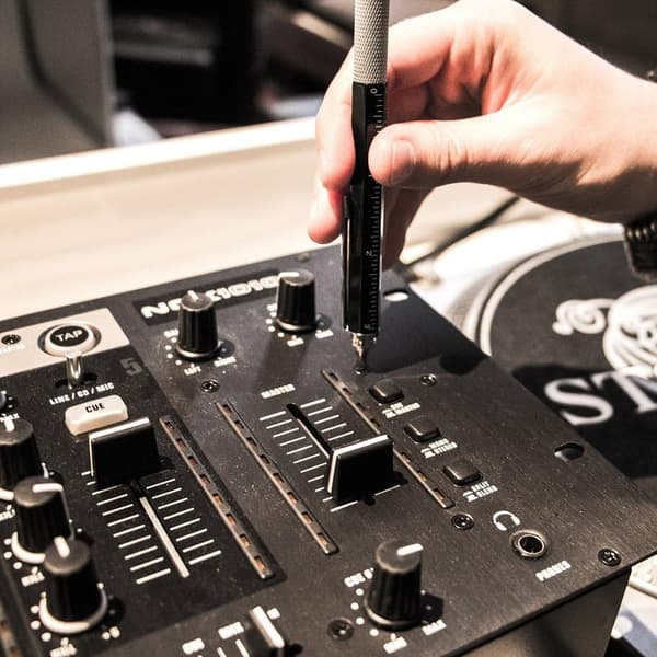 6-i-1 Tech-værktøjspen, touchskærmsstylus/fladhoved og vaterpas multifunktionsværktøj (sort) black