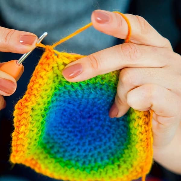 100 g uldgarn til strikning, blødt håndstrikkegarn, farvegradientgarn til strikning (stil 4) color 2