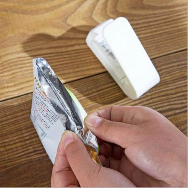 Hållbar Mini Handhållen Plastpåse Tätningsmaskin Matförpackning Tätningsverktyg(vit)