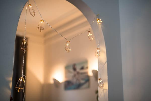 LED lyslenke geometrisk pyramideformet kobber rosegull