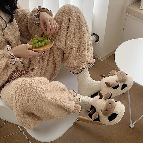 Gaolinci Cartoon Cow Cotton Slippers, Vinter Inomhus Utomhus Tofflor för Kvinnor（38-39） 38-39