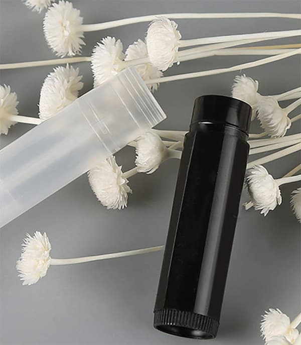 50 stk. 5 ml tom sort plastik læbestifthylster beholder læbeglansbeholder med hætte (sort)