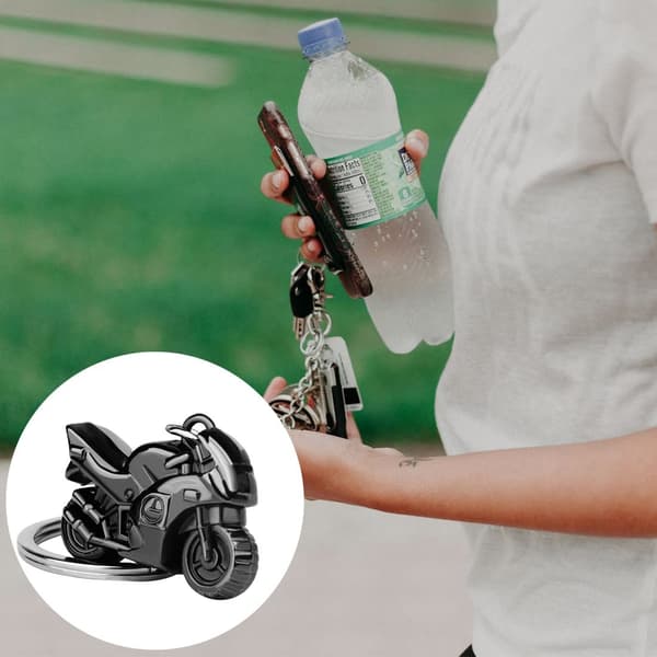 2 stk. mini motorcykel nøglering i krommetal