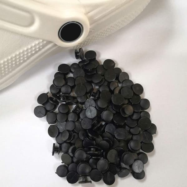 50 stk svarte knapper i plastpynt til skosmykker DIY-pynt