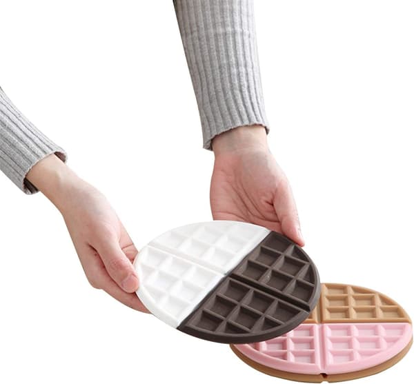 2 stk. gryteunderlag, silikonmatte, koppisolasjonsmatte, sklisikker varmebestandig