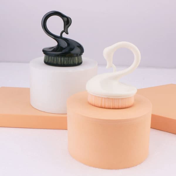 Makeupbørste Kabuki Ansigtsblush Flydende Pudder Foundationbørste til Blending af Flydende (Hvid) White