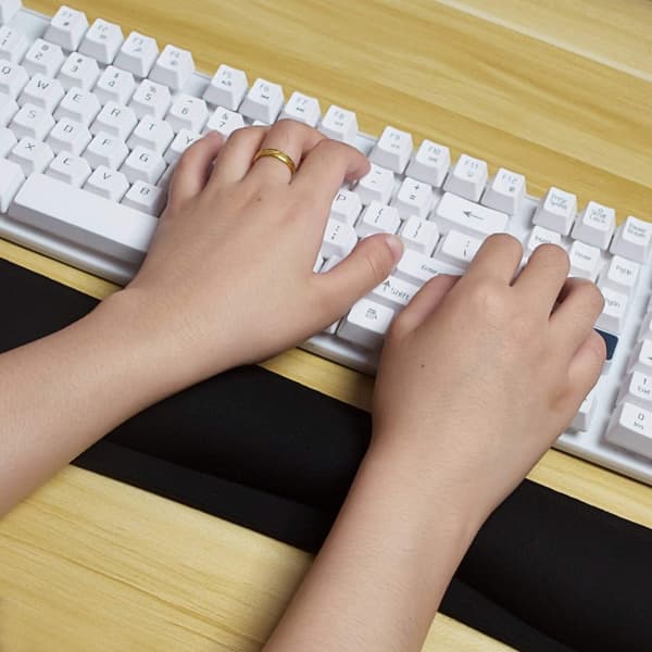 Kitting tastatur, ergonomisk musematte med håndleddsstøtte og minneskum for datamaskin og bærbar PC