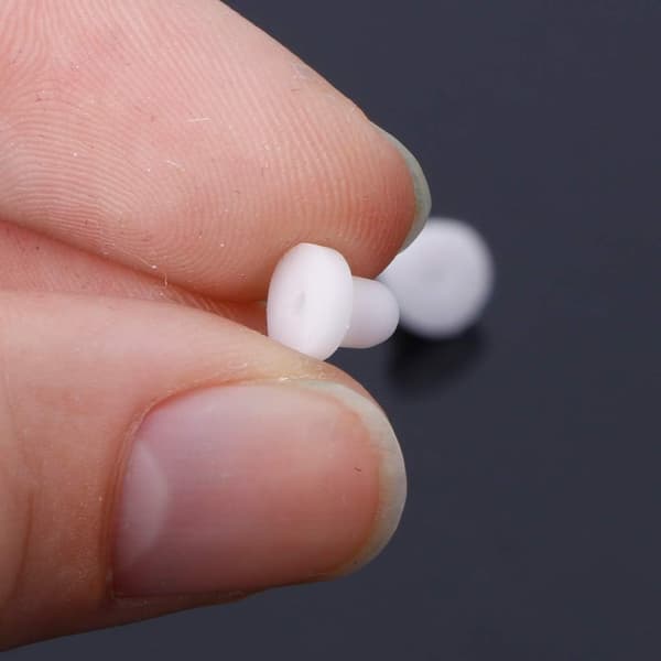 100 STK Anti-smerte øredobbputer i silikon for klipsøreringer, hvit, 6,5 mm 6.5mm
