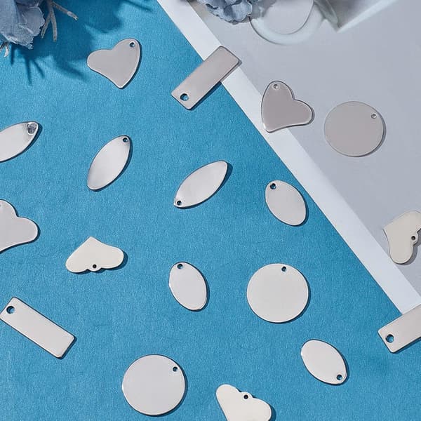 60 deler flate blanke stemplede anhengsmerker DIY smykkehåndverk