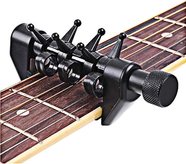 Multifunktions 6-akkord-capo, åbne stemmespiderakkorder, til akustiske guitarstrenge, sort