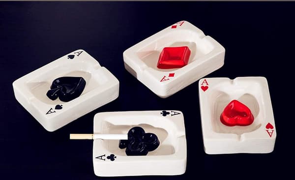Keramisk askebegerpynt Pokerformet askebeger Sigaraskebeger Bordpynt