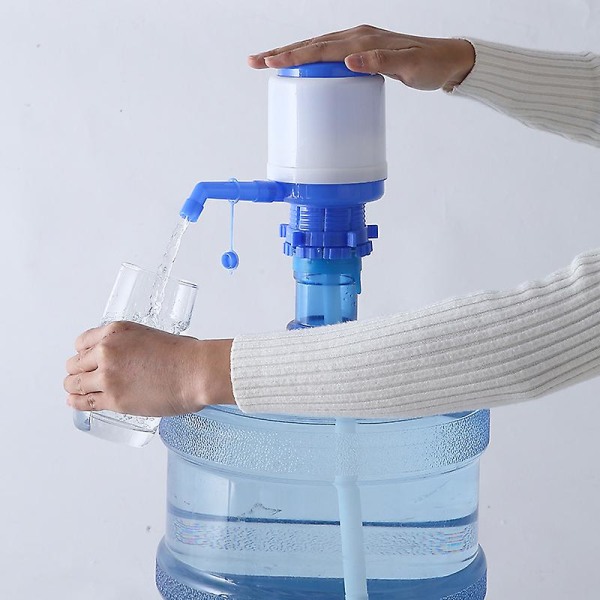 Handpump för dricksvattenflaskor