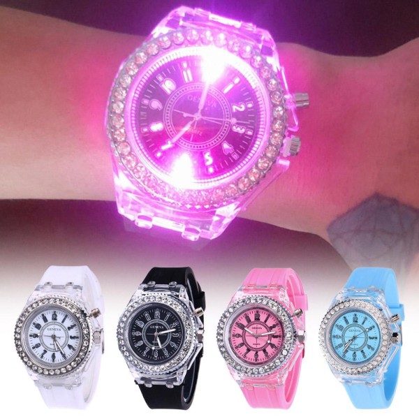 Mode Kvinnor Watch Blixt LED-ljus Crystal Quartz Sp White One size