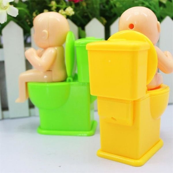 Novelty Squirt Joke Toy Doll Toalett Pee Cartoon Boy Water Spray white one-size