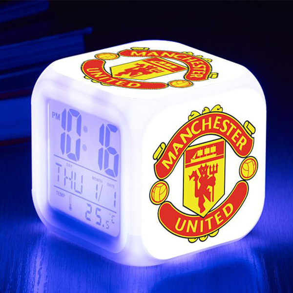 Digital väckarklocka för barn, tecknad fotbollsmönster 7 LED färgväxlande klocka med termometerfunktion och nattlampa, present till pojkar flickor C
