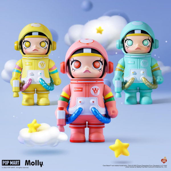 POP MART DIMOO Space Molly Series Figurer, Slumpmässigt Utformade Actiondockor, Heminredning, Födelsedagspresenter för Flickor och Pojkar (En Slumpmässig Blind Box)