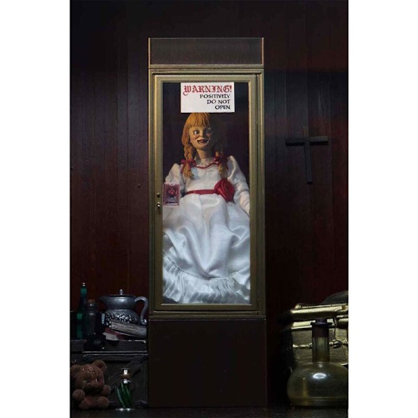 The Conjuring Universe Annabelle figure 20cm multifärg