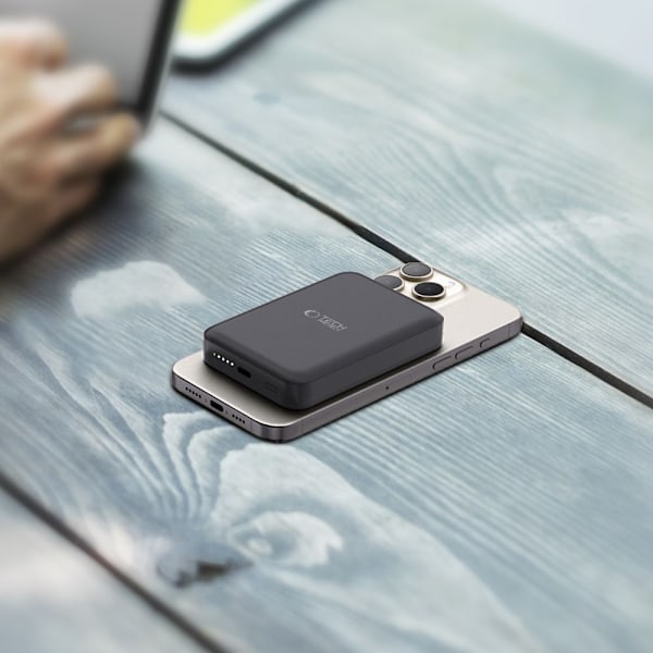 Tech-Protect LifeMag PB11 Powerbank with MagSafe 10000mAh 15W USB-C port - black + USB-C cable Black