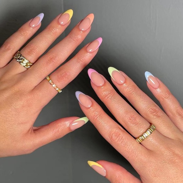 Sommartryck på naglar Korta mandel falska naglar Flerfärgade franska spets konstnaglar med design glänsande återanvändbara konstgjorda naglar