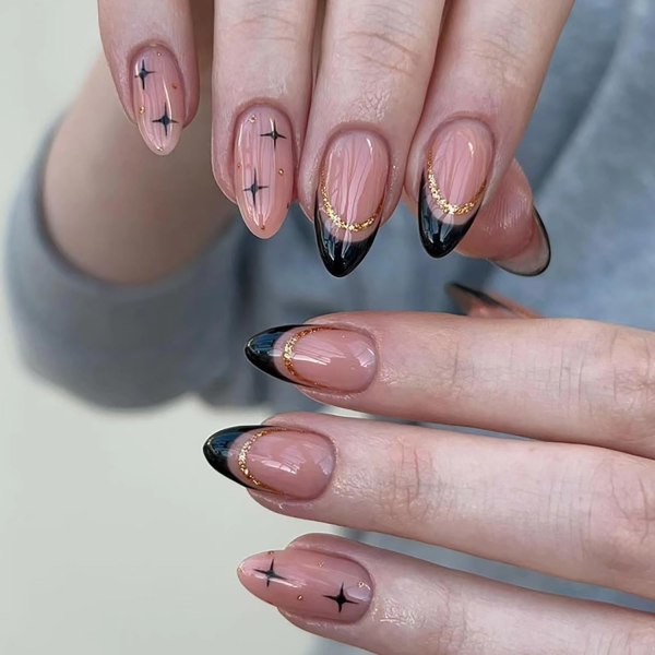 24st svart fransk spets press på naglar Mandel spetsade falska naglar Guld Glitter Line Design Akryl lim på naglar Star Kort heltäckande cover
