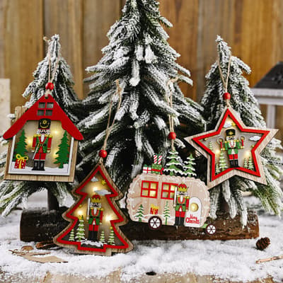 4 st julgranshängen i trä, DIY-hängen i trä