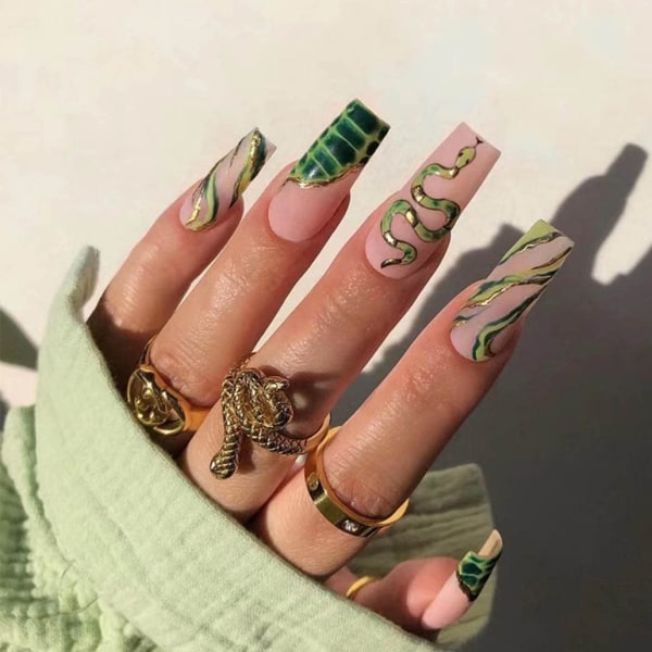 Foccna gröna långa falska naglar tips kista tryck på orm kvinnors franska falska glansiga dagliga bär konstgjorda naglar